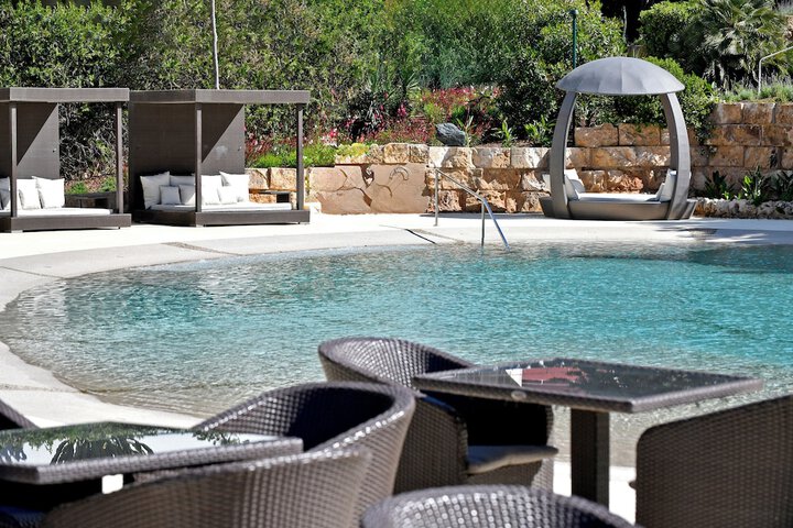 Hotel Pool