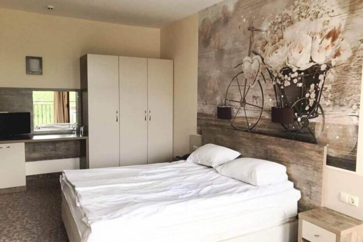 Room 4 of 23