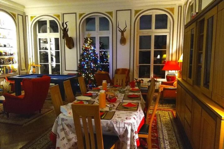 Dining 36 of 50