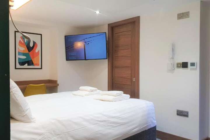 Room 8 of 36