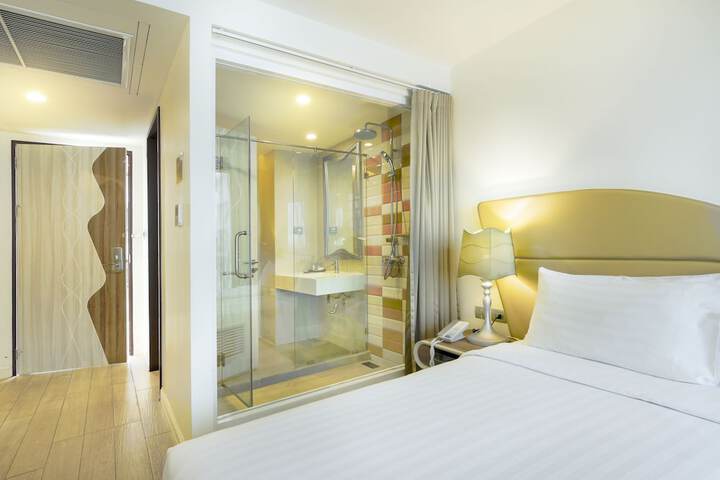 Room 25 of 81