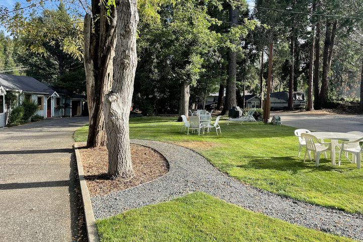 Hotel Exterior 74 of 76