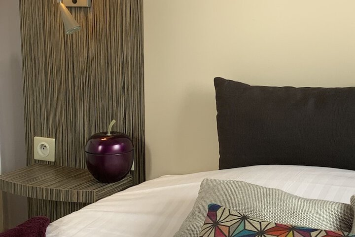 Room 15 of 74