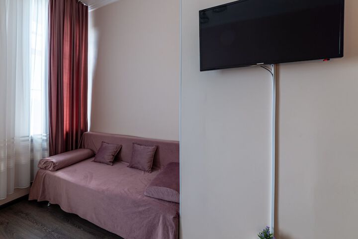 Room 172 of 176