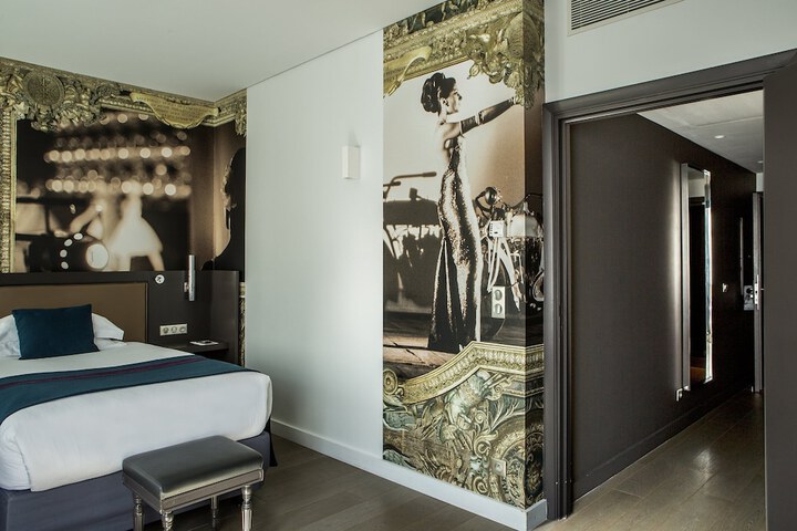 Room 73 of 148