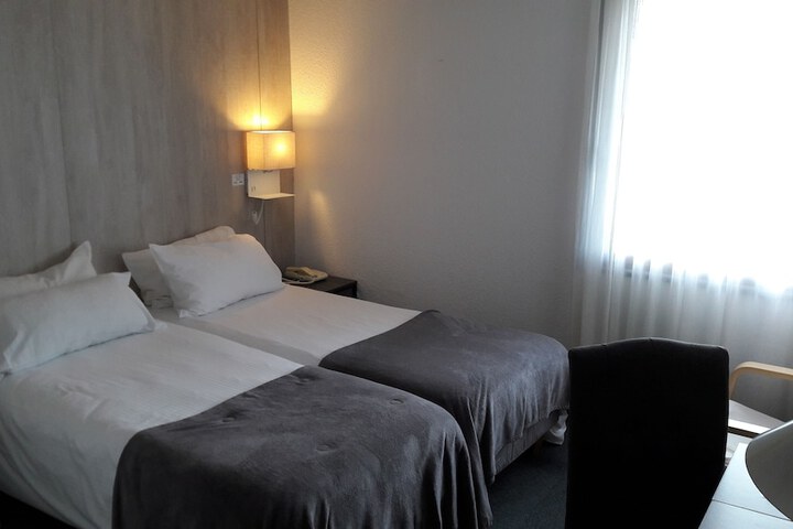 Room 3 of 45