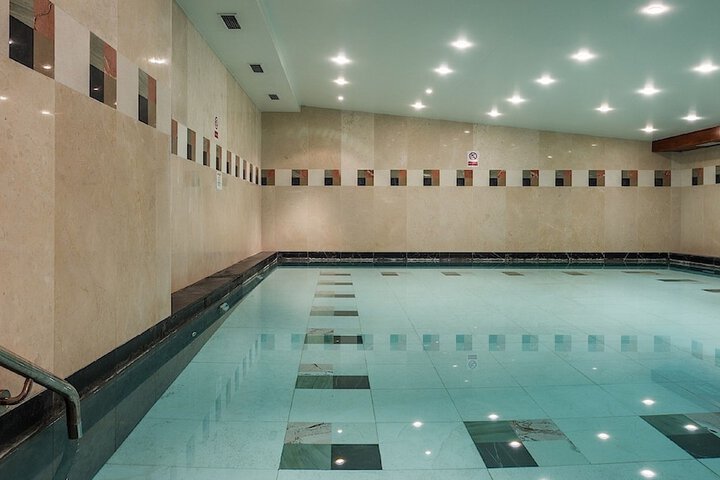 Pool 39 of 76