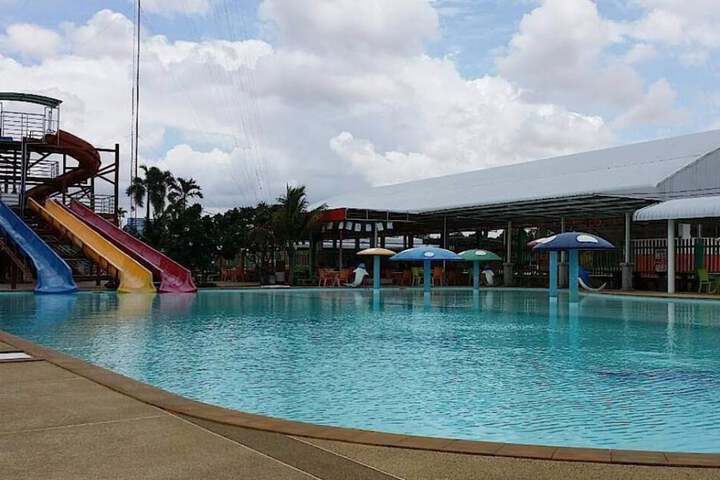 Pools & Facilities