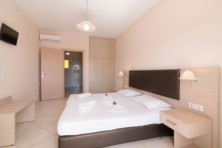 Room 3 of 20