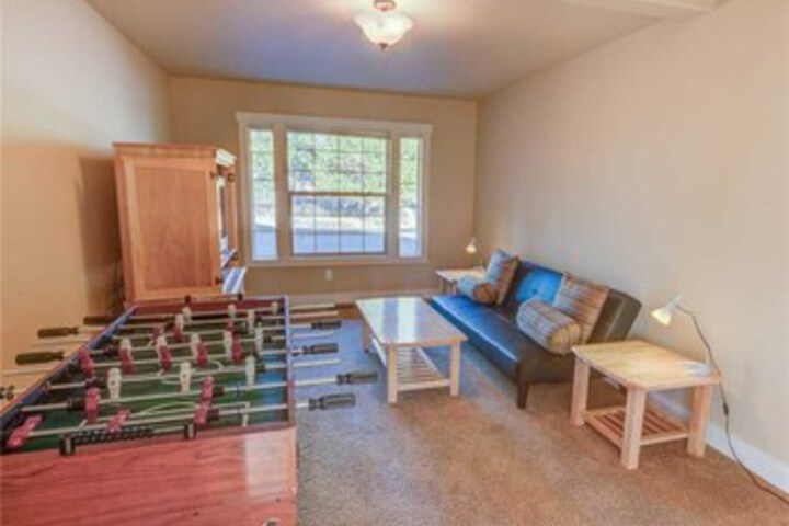 Room 9 of 23