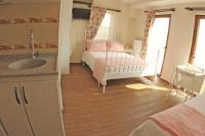 Room 18 of 101
