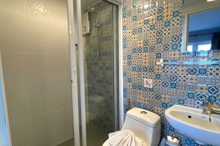 Room 65 of 133