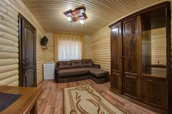 Room 10 of 48