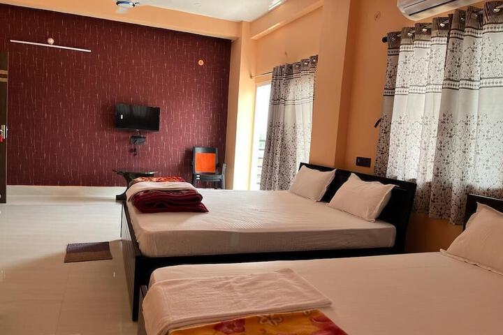 Room 3 of 9