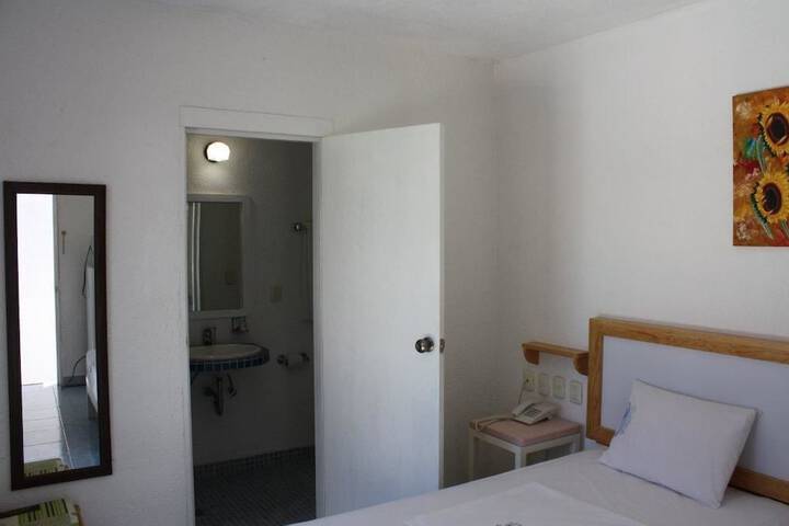 Room 4 of 42