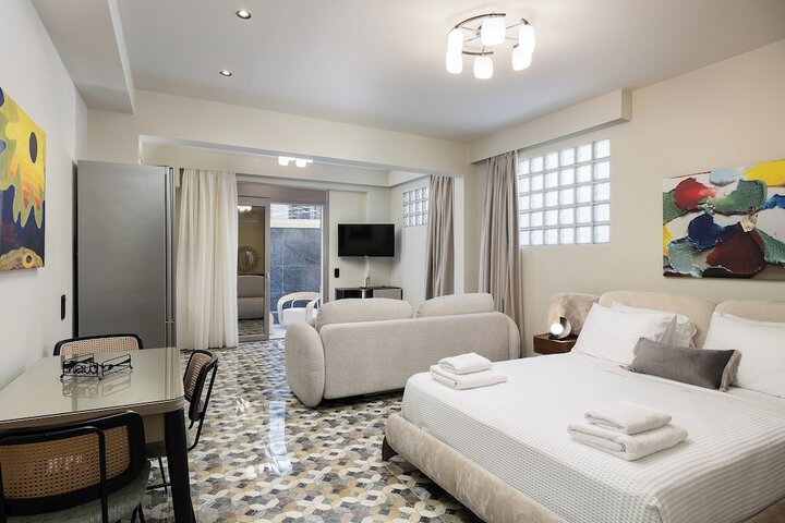 Room 5 of 130