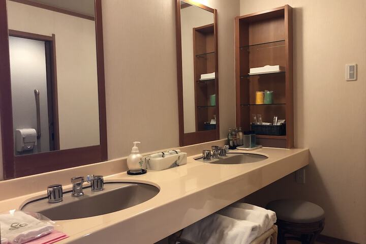 Room 13 of 41