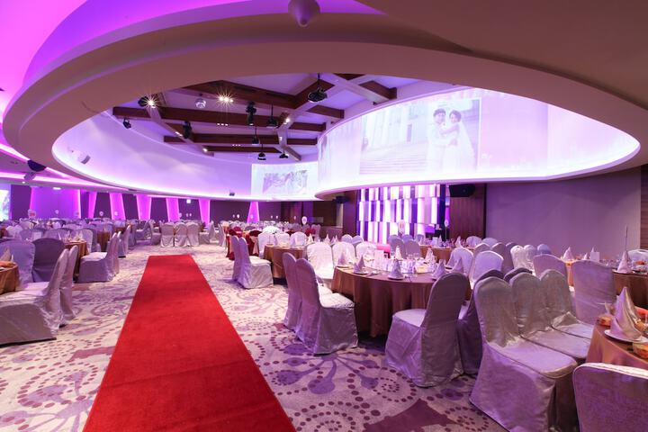 Ballroom/Hall 40 of 50
