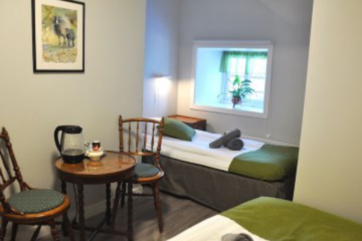 Room 53 of 138