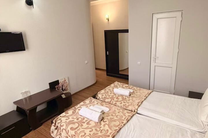 Room 34 of 94