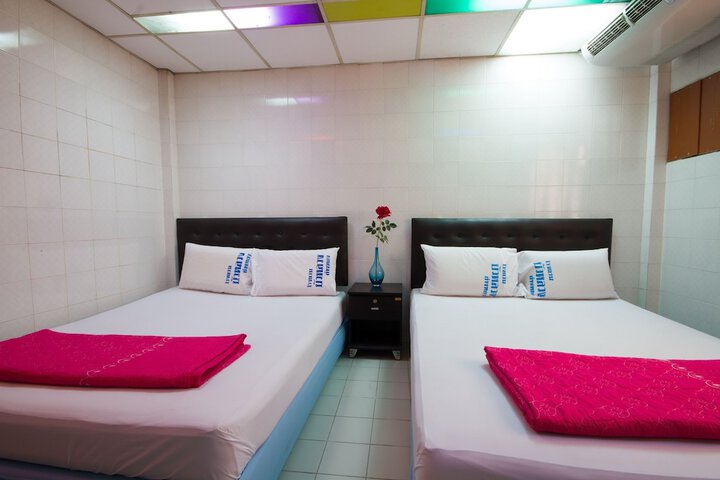 Room 4 of 43