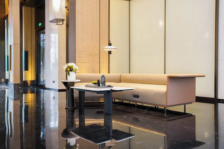 Hotel Interior 9 of 132