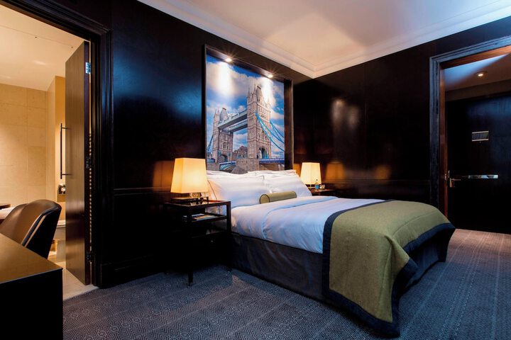 Room 6 of 73