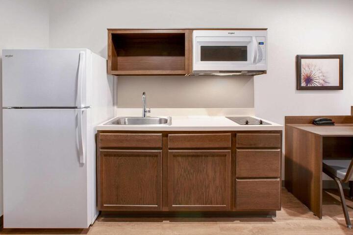 Studio Queen Bed Kitchen (5 of 15)