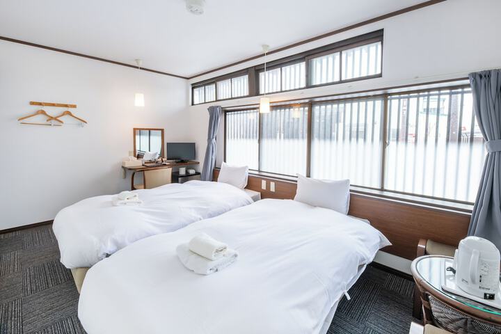 Room 15 of 61