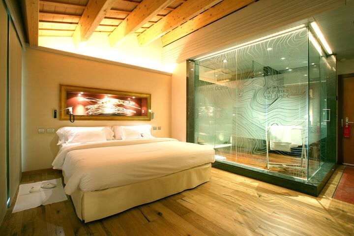 Room 4 of 42