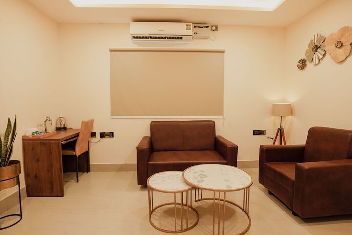 Room 3 of 27