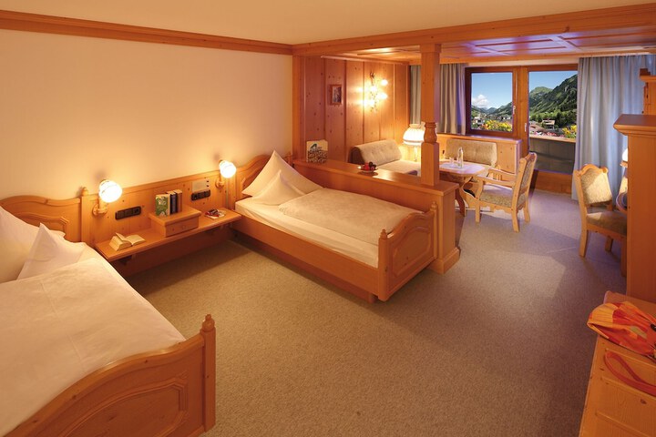 Room 8 of 50