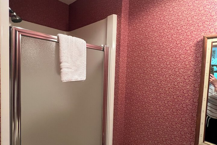 Room 52 of 84