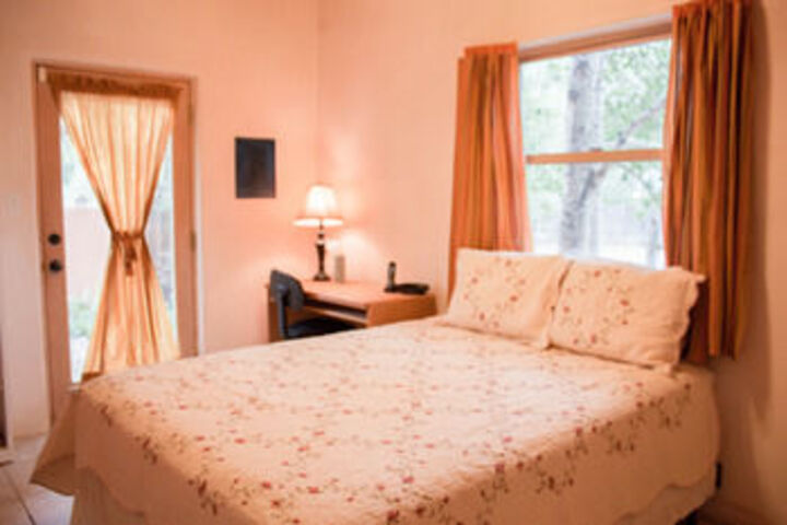 Room 6 of 13