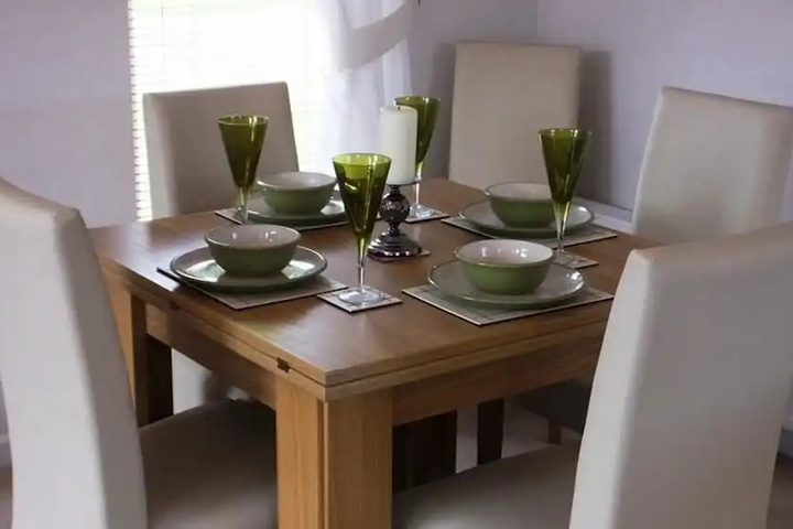 Dining 10 of 11
