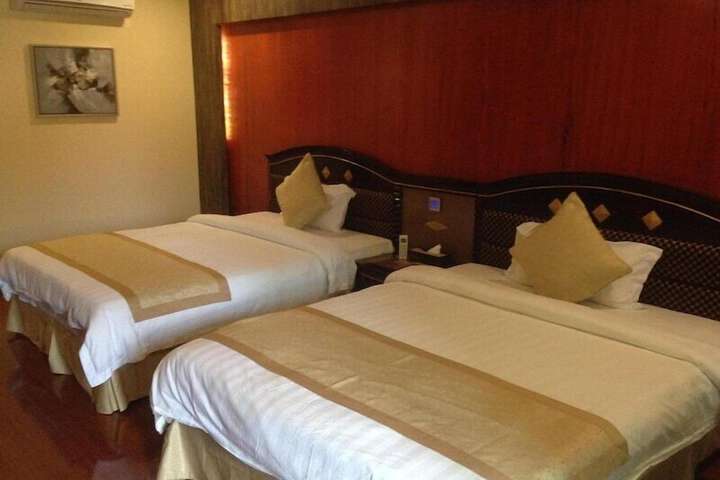 Room 2 of 7