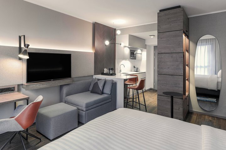 Room 12 of 39