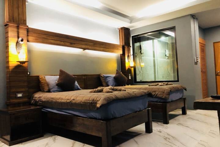 Room 42 of 108