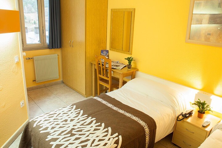 Room 6 of 54