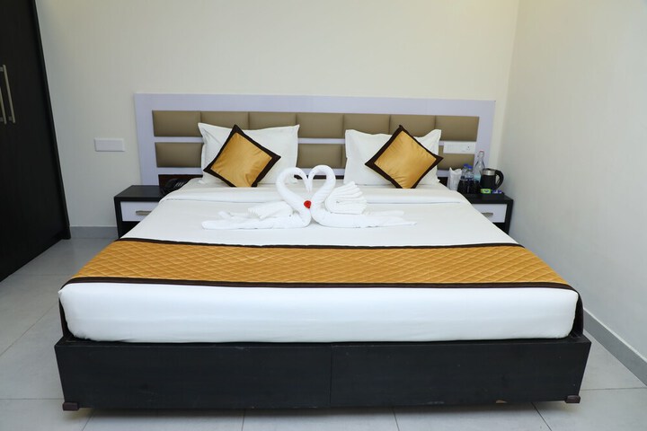 Room 11 of 23