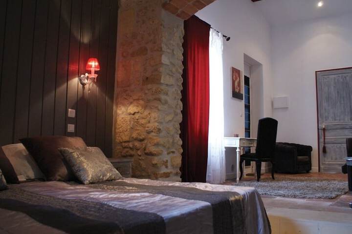 Room 9 of 22
