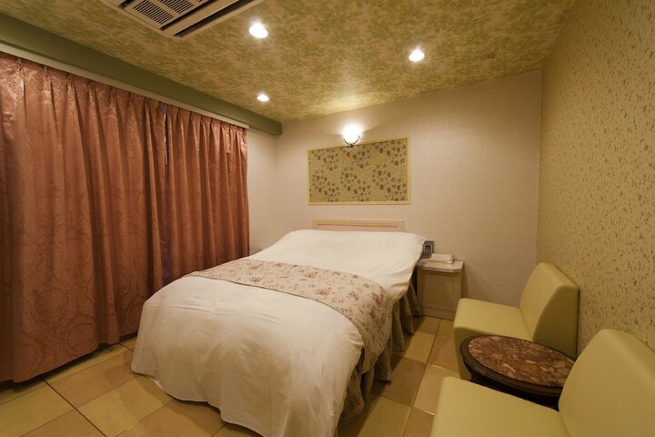 Room 7 of 25