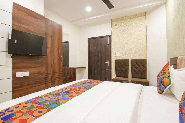 Room 12 of 29