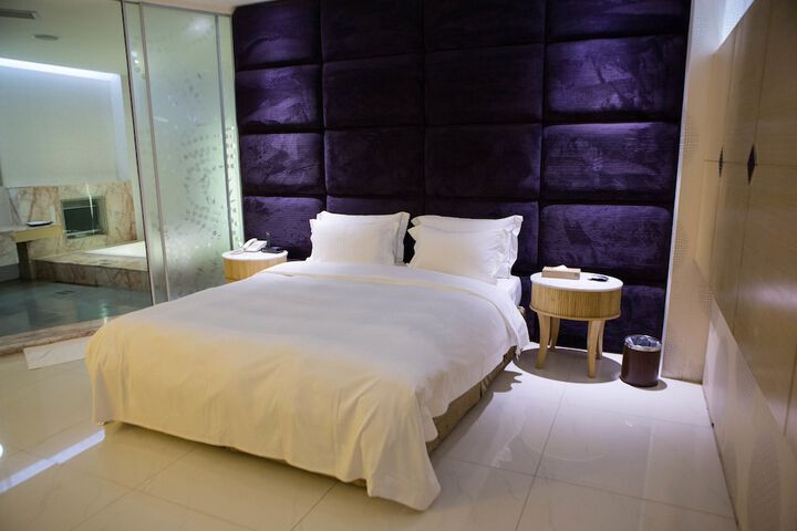 Room 11 of 79
