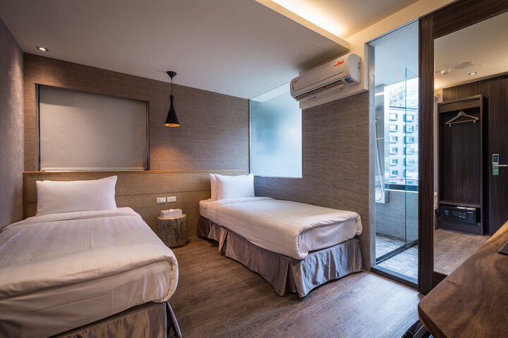Room 20 of 64