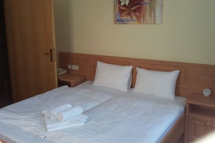 Room 18 of 46