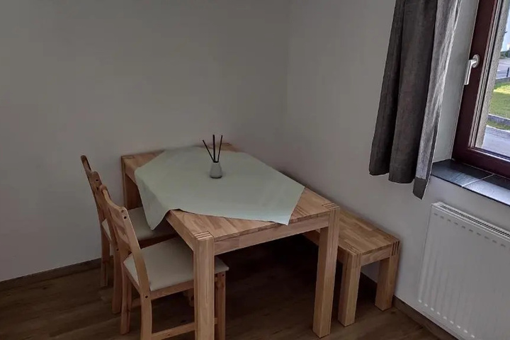 Room 3 of 10