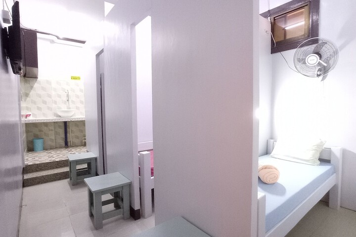 Room 30 of 38