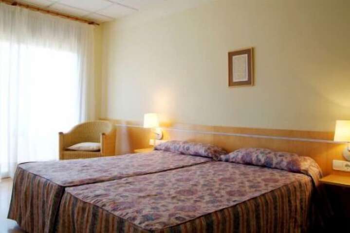 Room 9 of 65