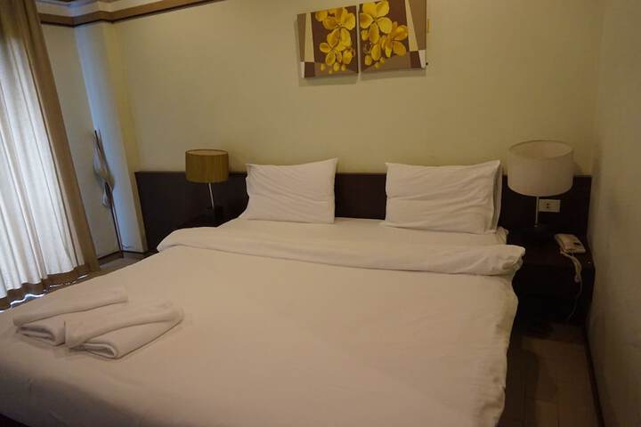 Room 6 of 52